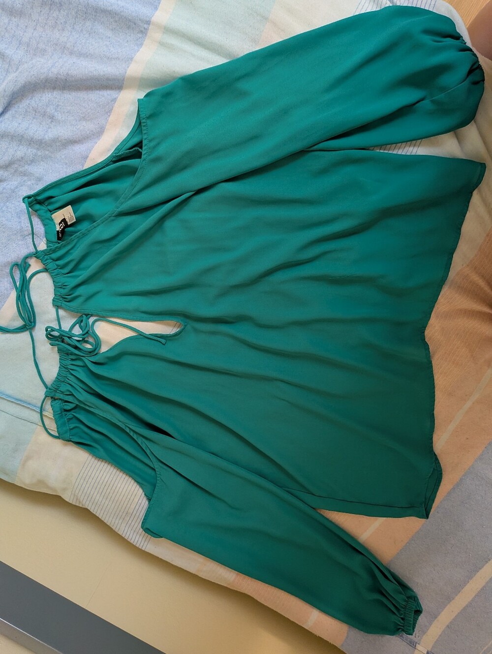 H&M Turquoise Top - Picture 2 of 6